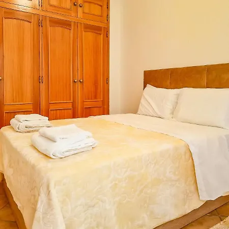 Feriehus Quinta Do Bravo - Swimming Pool - By Bedzy
