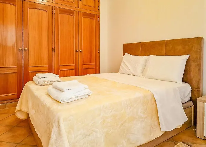 Semesterbostad Quinta Do Bravo - Swimming Pool - By Bedzy