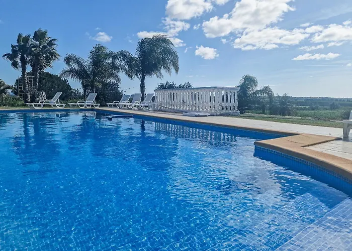 Quinta Do Bravo - Swimming Pool - By Bedzy