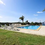 Quinta Do Bravo - Swimming Pool - By Bedzy Silves