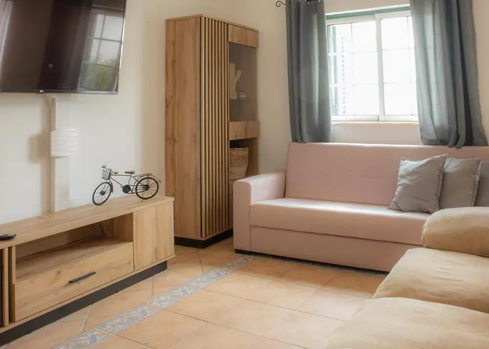 Quinta Do Bravo - Swimming Pool - By Bedzy 度假居