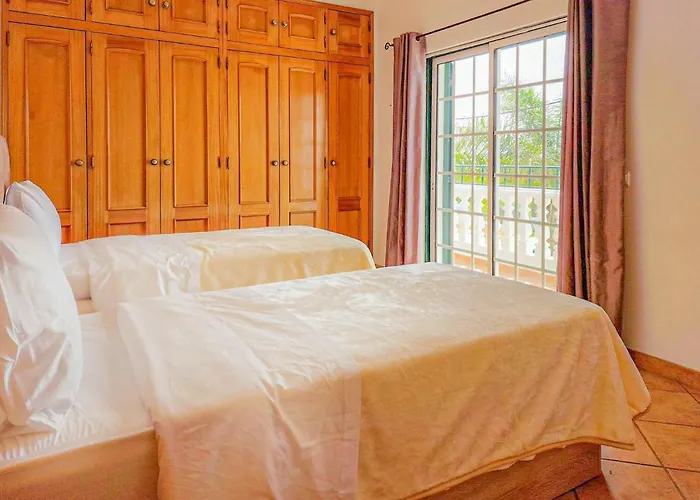 Quinta Do Bravo - Swimming Pool - By Bedzy 度假居 西尔韦斯