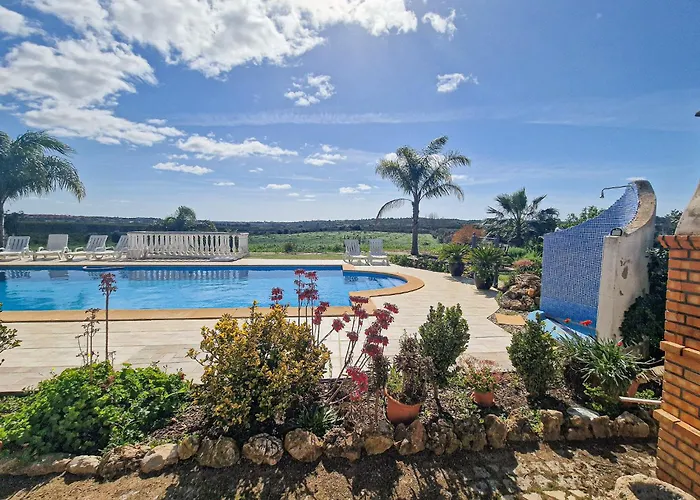 Quinta Do Bravo - Swimming Pool - By Bedzy 度假居 *