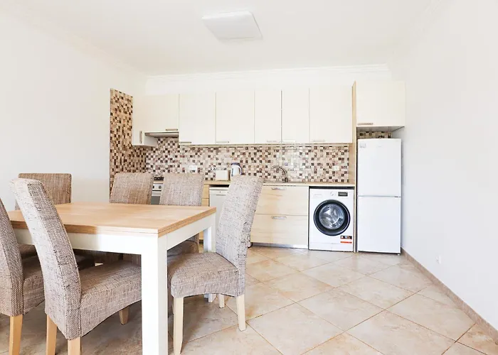 Quinta Do Bravo - Swimming Pool - By Bedzy 度假居